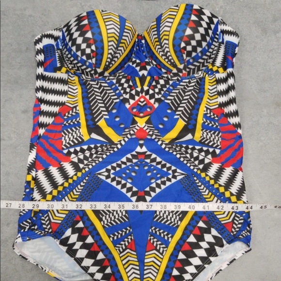 MULTI COLOR PLIS SIZE MONOKINI SWIMSUIT - Picture 5 of 8